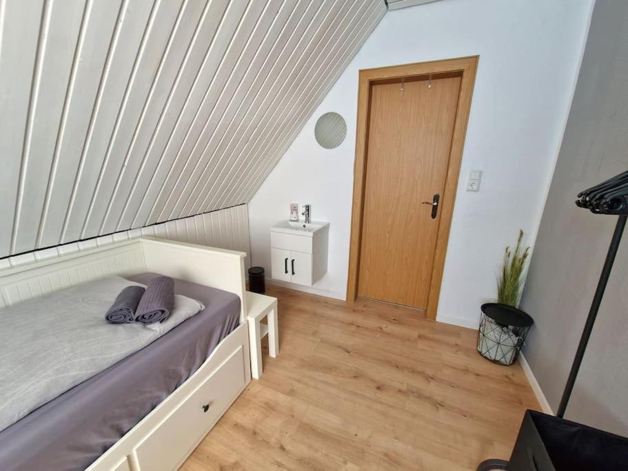 Gemuetliche Wohnung Direkt Am Kuestenkanal! Wardenburg Exterior photo
