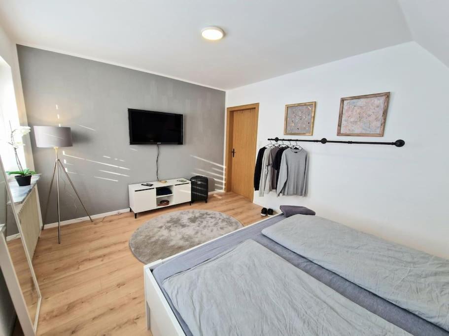 Gemuetliche Wohnung Direkt Am Kuestenkanal! Wardenburg Exterior photo
